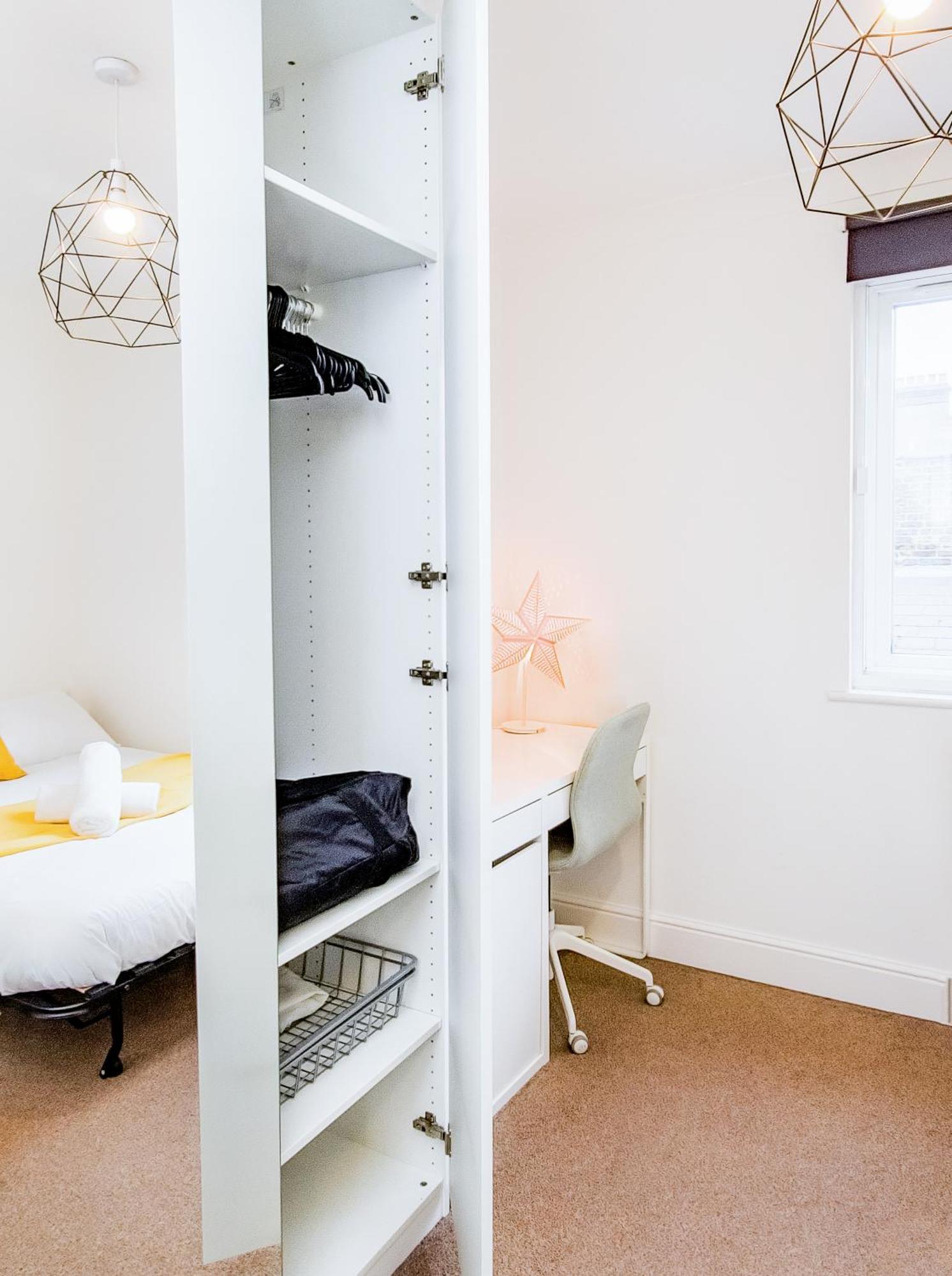 Charming London Home, Opp Arnos Grove Underground Station, Parking New Southgate Buitenkant foto