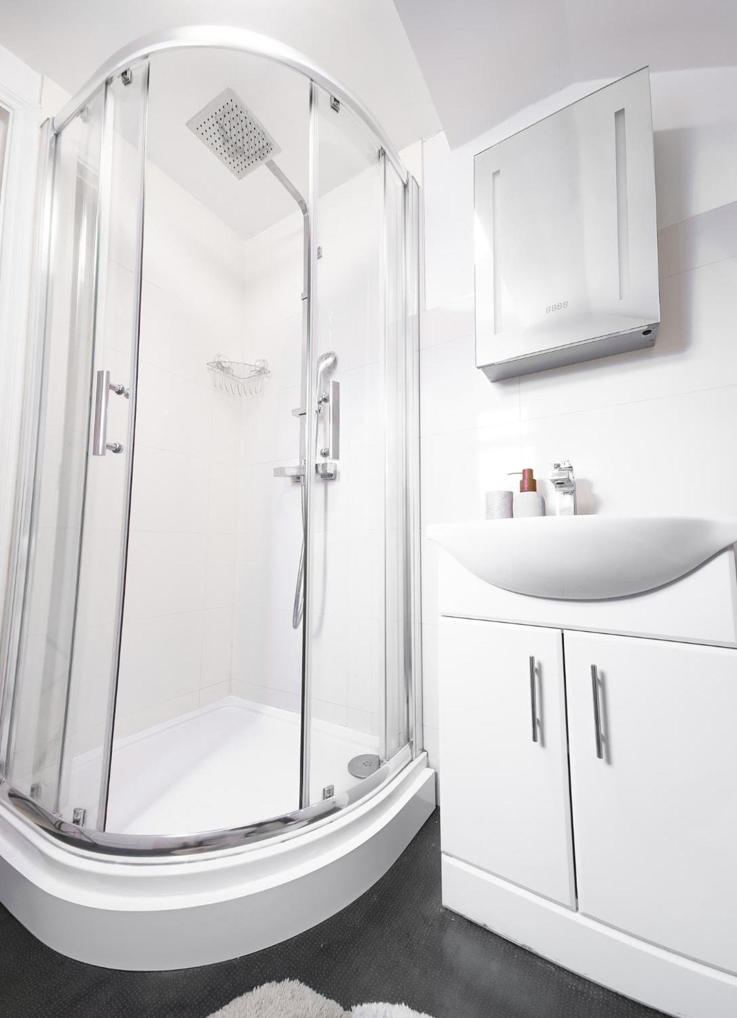 Charming London Home, Opp Arnos Grove Underground Station, Parking New Southgate Buitenkant foto