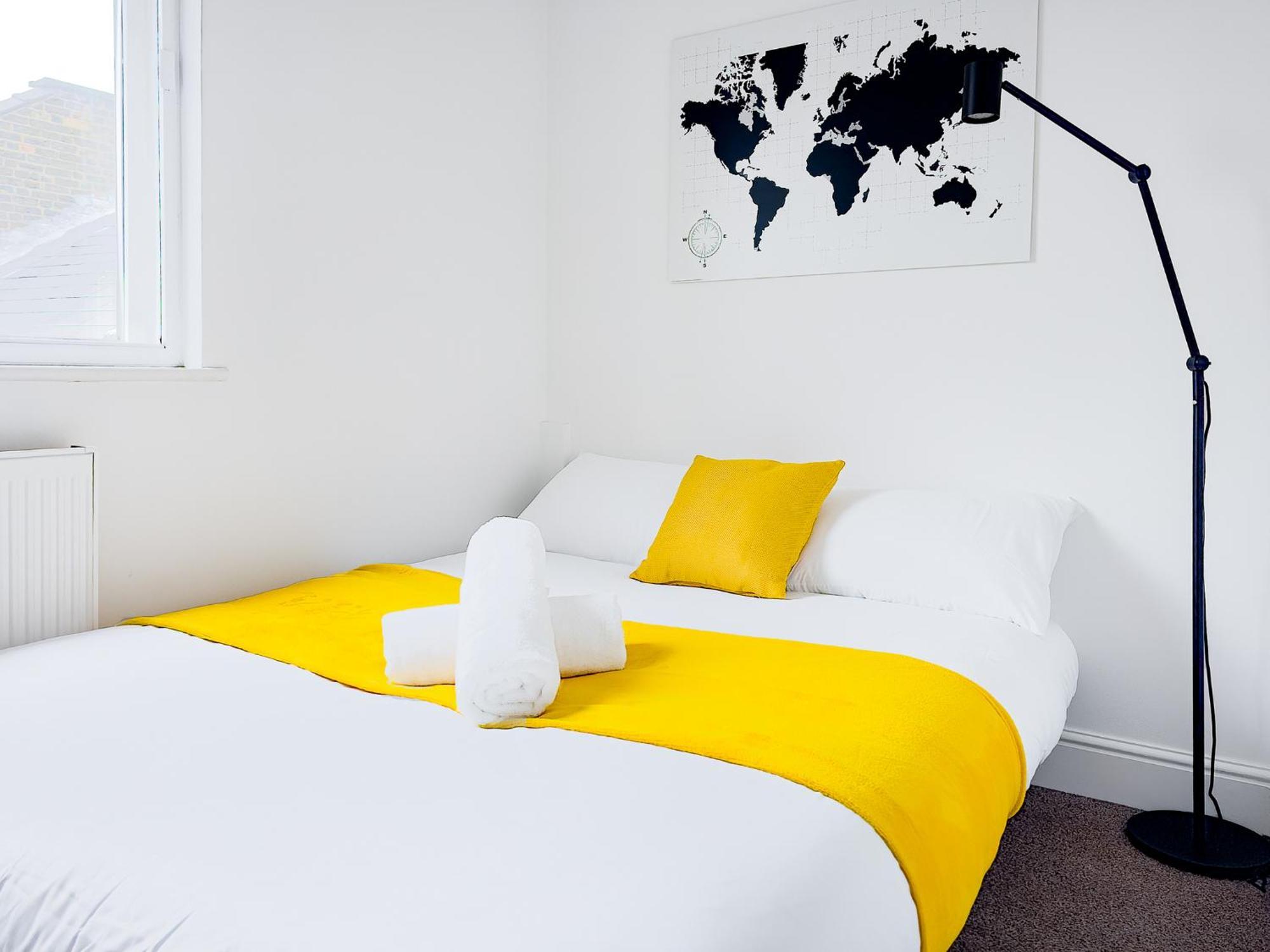 Charming London Home, Opp Arnos Grove Underground Station, Parking New Southgate Buitenkant foto