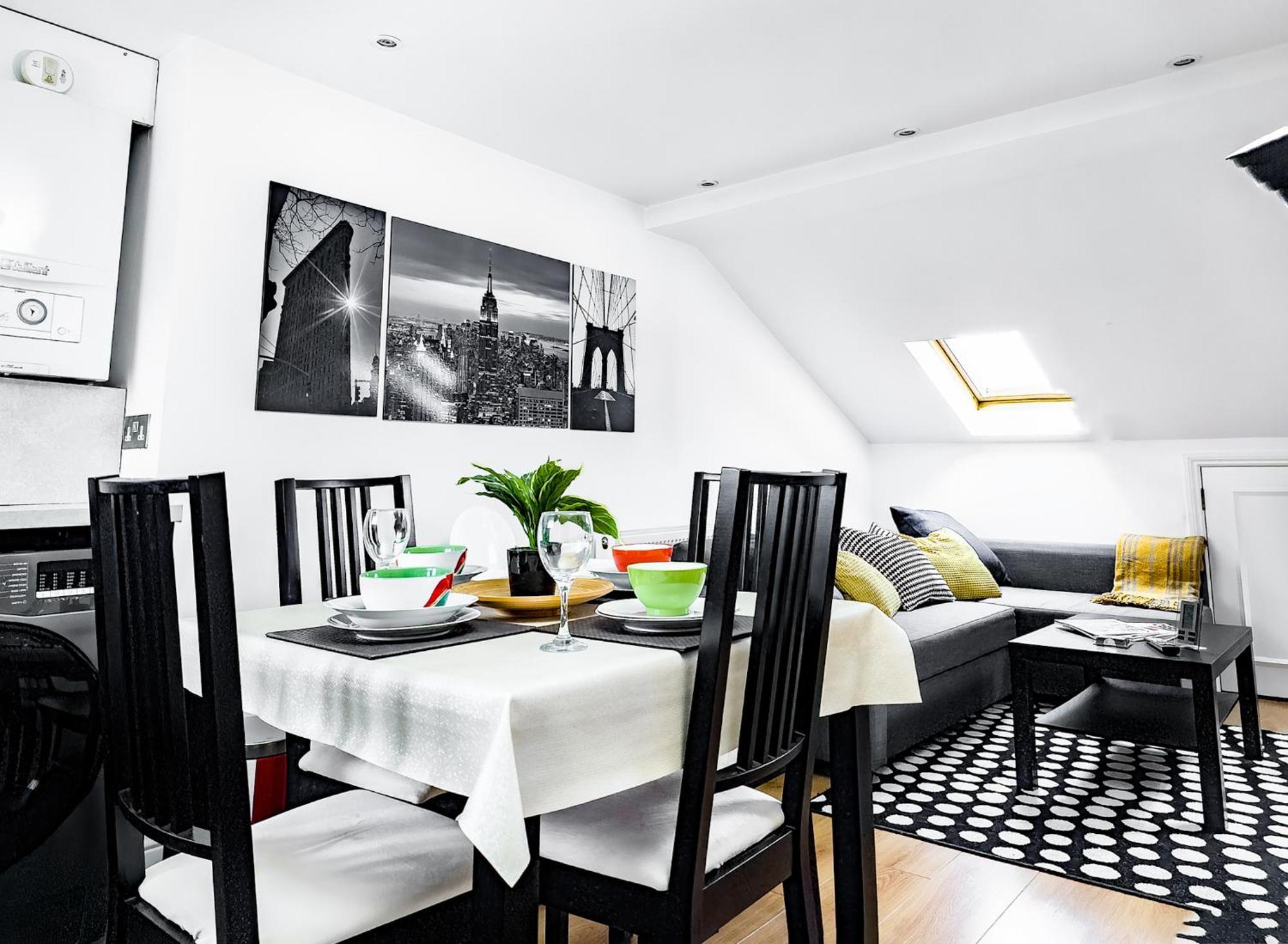 Charming London Home, Opp Arnos Grove Underground Station, Parking New Southgate Buitenkant foto