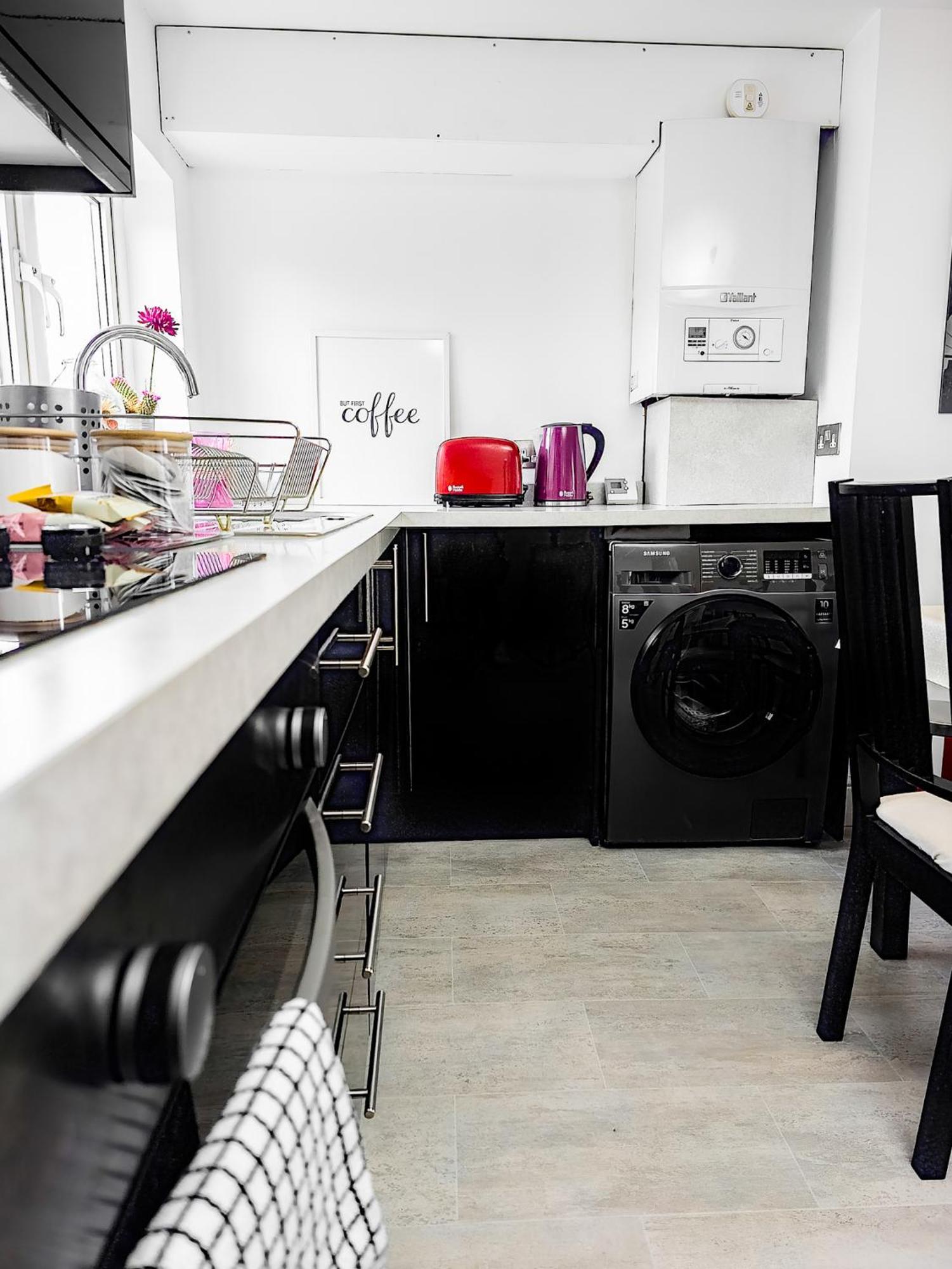 Charming London Home, Opp Arnos Grove Underground Station, Parking New Southgate Buitenkant foto