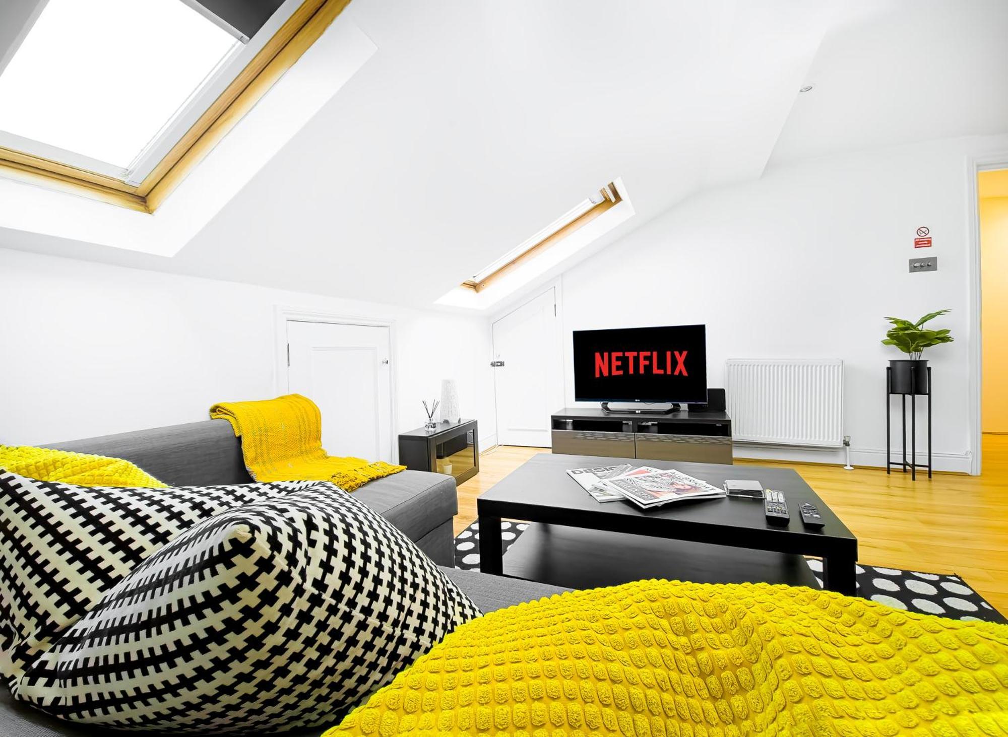 Charming London Home, Opp Arnos Grove Underground Station, Parking New Southgate Buitenkant foto