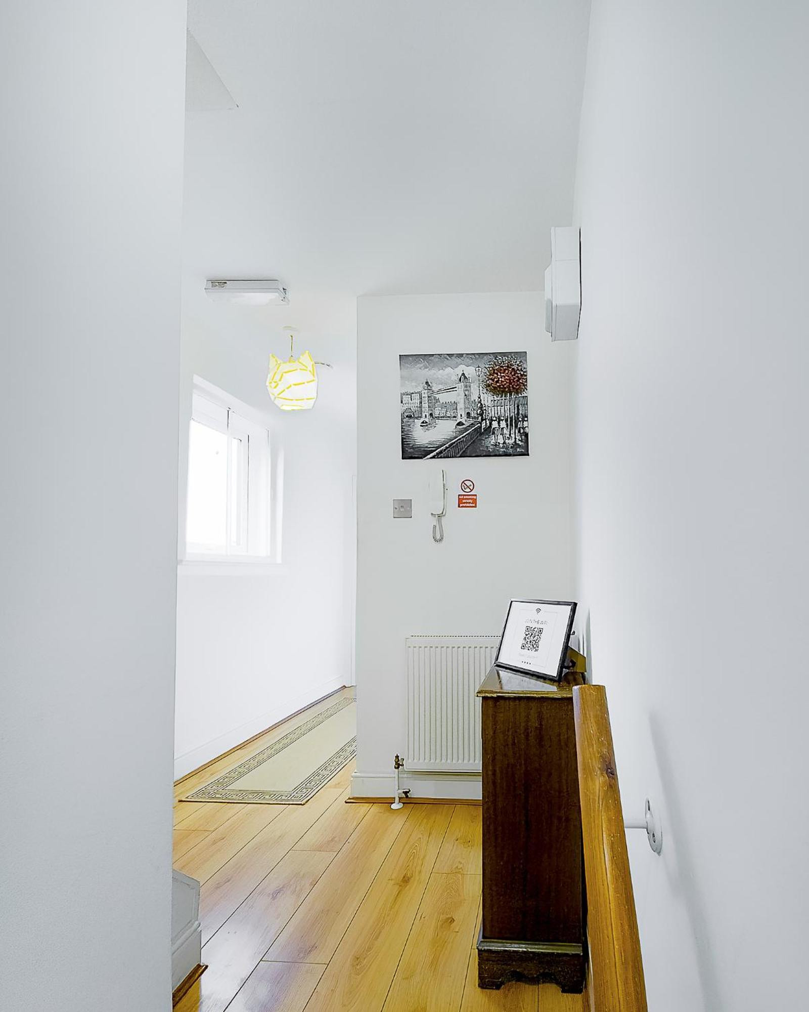 Charming London Home, Opp Arnos Grove Underground Station, Parking New Southgate Buitenkant foto